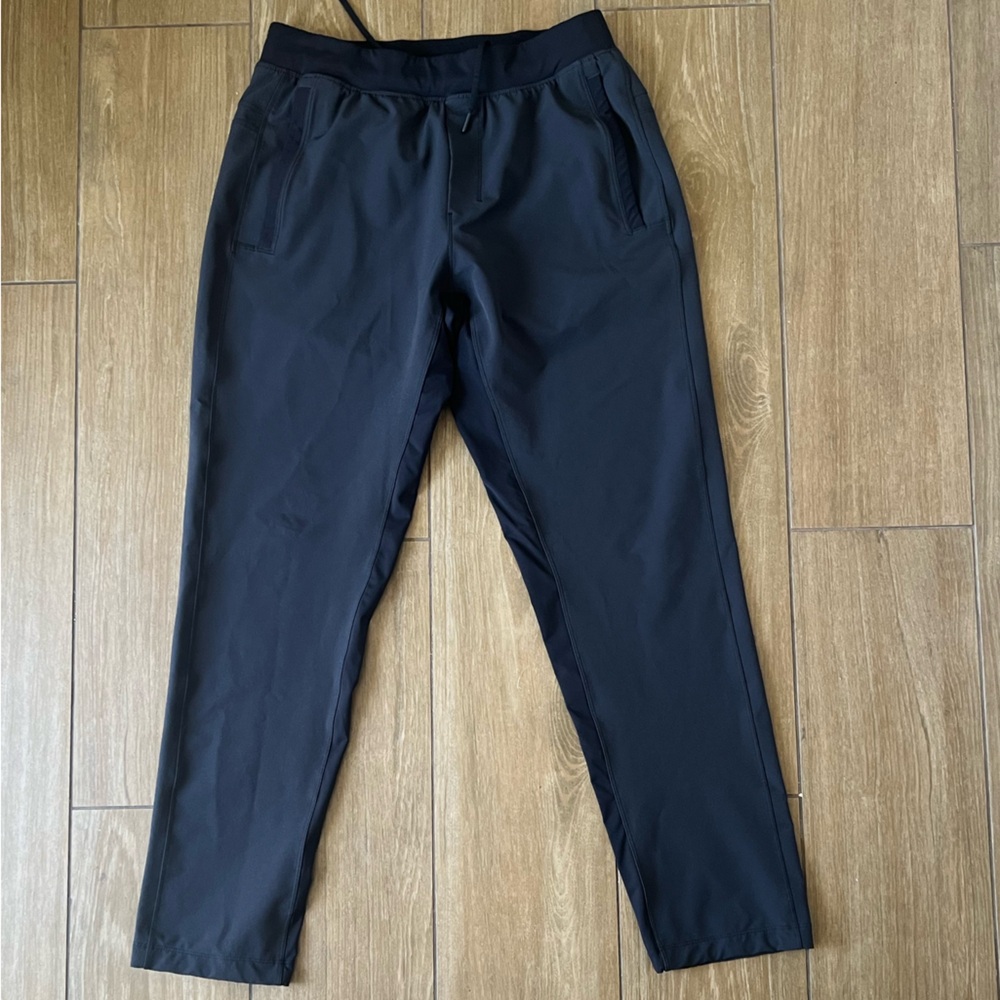 Lululemon Great Wall pant like new -L